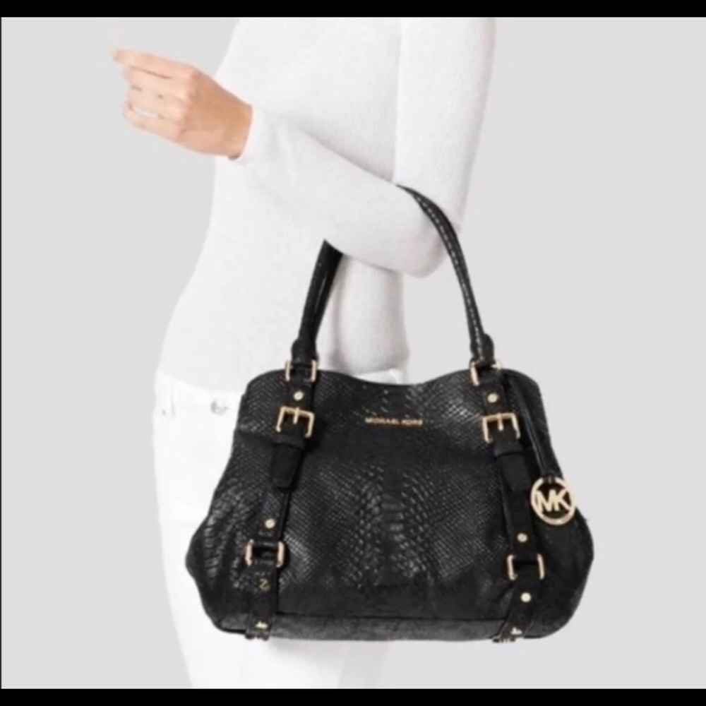 COPY - Michael Kors / Watch Video